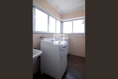 Apartamento para alugar com 110m², 3 quartos e 1 vagaÁrea de Serviço