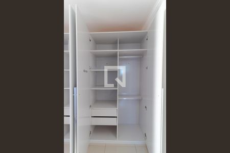 Apartamento à venda com 57m², 2 quartos e 1 vagaQuarto - Armário