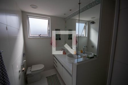 Apartamento à venda com 350m², 3 quartos e 3 vagasBanheiro 1