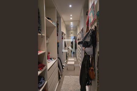 Casa à venda com 460m², 4 quartos e 2 vagasCloset da suíte 4