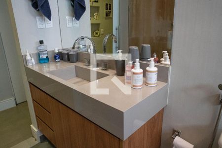 Casa à venda com 460m², 4 quartos e 2 vagasBanheiro da Suíte 4