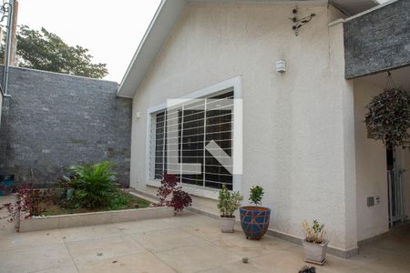 Casa à venda com 460m², 4 quartos e 2 vagasEntrada