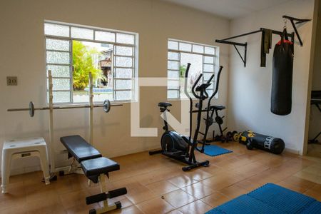 Casa à venda com 460m², 4 quartos e 2 vagasAcademia