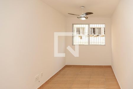 Sala de apartamento para alugar com 2 quartos, 45m² em Água Santa, Rio de Janeiro