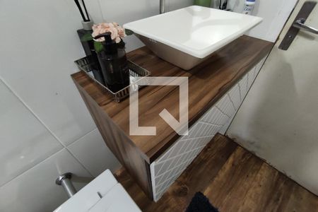 Lavabo  de casa para alugar com 2 quartos, 90m² em Jardim Aricanduva, São Paulo
