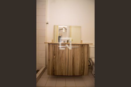 Casa de condomínio para alugar com 245m², 3 quartos e 2 vagas Casa de condomínio para alugar com 245m², 3 quartos e 2 vagasBanheiro de Serviço