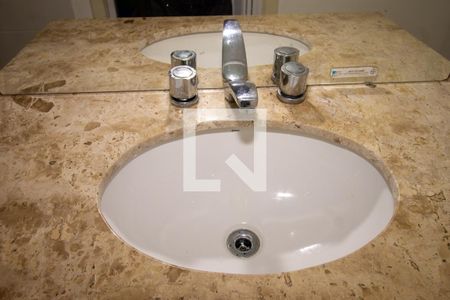 Casa de condomínio para alugar com 245m², 3 quartos e 2 vagas Casa de condomínio para alugar com 245m², 3 quartos e 2 vagasBanheiro de Serviço