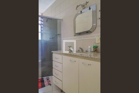 Casa à venda com 354m², 4 quartos e 7 vagasBanheiro Quarto 2 - Suíte 
