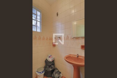 Casa à venda com 354m², 4 quartos e 7 vagasBanheiro de Serviço