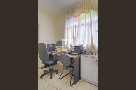 Casa à venda com 354m², 4 quartos e 7 vagasQuarto de Serviço