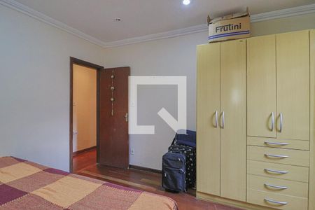 Casa à venda com 354m², 4 quartos e 7 vagasQuarto 2 - Suíte 