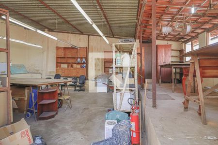 Casa à venda com 354m², 4 quartos e 7 vagasGalpão 