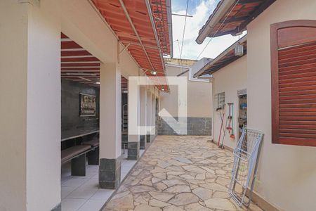 Casa à venda com 354m², 4 quartos e 7 vagasÁrea Externa