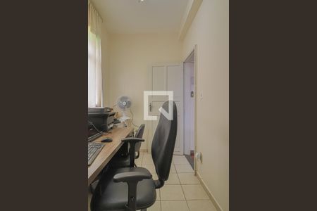 Casa à venda com 354m², 4 quartos e 7 vagasQuarto de Serviço