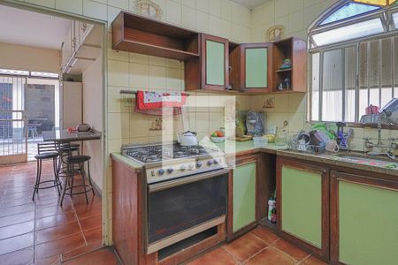 Casa à venda com 354m², 4 quartos e 7 vagasCozinha