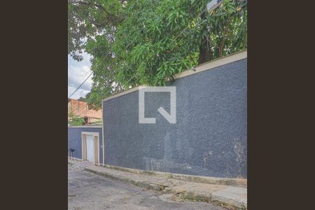 Casa à venda com 354m², 4 quartos e 7 vagasFachada