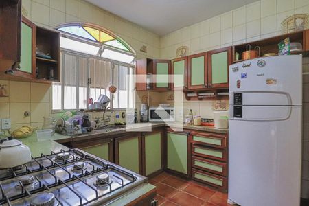 Casa à venda com 354m², 4 quartos e 7 vagasCozinha