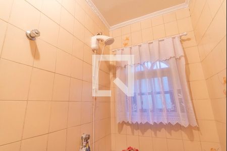 Casa à venda com 201m², 3 quartos e 2 vagas Casa à venda com 201m², 3 quartos e 2 vagasChuveiro