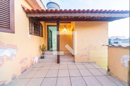 Casa à venda com 201m², 3 quartos e 2 vagas Casa à venda com 201m², 3 quartos e 2 vagasQuintal Fundos