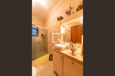Banheiro  de casa à venda com 3 quartos, 201m² em Vila America, Santo André
