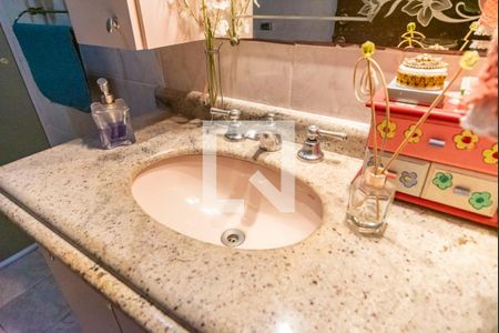 Casa à venda com 201m², 3 quartos e 2 vagas Casa à venda com 201m², 3 quartos e 2 vagasPia