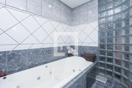 Casa à venda com 120m², 3 quartos e 5 vagas Casa à venda com 120m², 3 quartos e 5 vagasBanheiro Suite