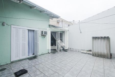 Casa à venda com 120m², 3 quartos e 5 vagas Casa à venda com 120m², 3 quartos e 5 vagasPatio