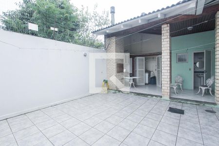 Casa à venda com 120m², 3 quartos e 5 vagas Casa à venda com 120m², 3 quartos e 5 vagasPatio