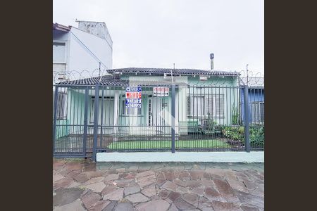 Casa à venda com 120m², 3 quartos e 5 vagas Casa à venda com 120m², 3 quartos e 5 vagasFachada da casa