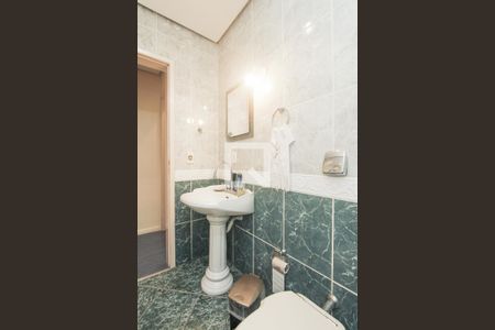 Casa à venda com 120m², 3 quartos e 5 vagas Casa à venda com 120m², 3 quartos e 5 vagasBanheiro social