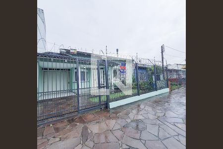 Casa à venda com 120m², 3 quartos e 5 vagas Casa à venda com 120m², 3 quartos e 5 vagasFachada da casa