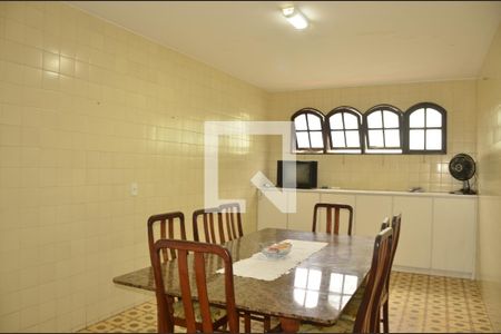 Casa de Condomínio para alugar com 4 quartos, 553m² em Badu, Niterói