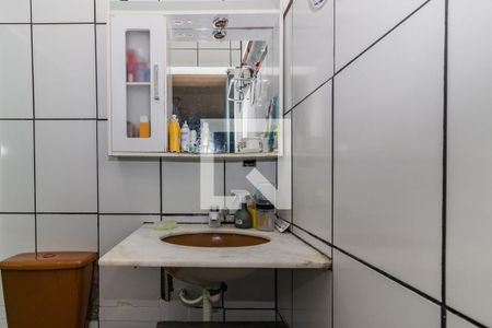 Casa de condomínio à venda com 220m², 3 quartos e 1 vaga Casa de condomínio à venda com 220m², 3 quartos e 1 vagaBanheiro