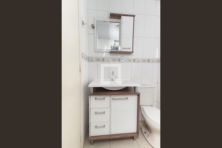 Apartamento à venda com 74m², 2 quartos e 1 vaga Apartamento à venda com 74m², 2 quartos e 1 vagaBanheiro