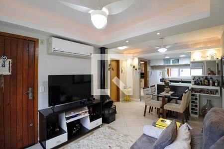 Sala de casa de condomínio para alugar com 3 quartos, 110m² em Fátima, Canoas