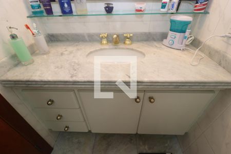 Apartamento à venda com 144m², 3 quartos e 3 vagasBanheiro da Suíte 1 Detalhe