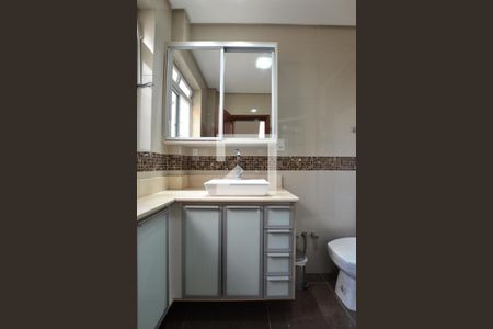 Casa à venda com 250m², 4 quartos e 2 vagasBanheiro 1