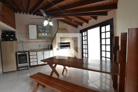 Casa à venda com 250m², 4 quartos e 2 vagasEspaço Gourmet