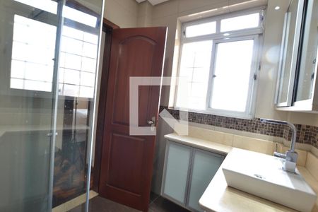 Casa à venda com 250m², 4 quartos e 2 vagasBanheiro 1