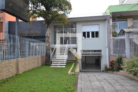 Casa à venda com 250m², 4 quartos e 2 vagasFachada