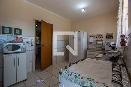 Casa para alugar com 365m², 3 quartos e 4 vagas Casa para alugar com 365m², 3 quartos e 4 vagasCozinha