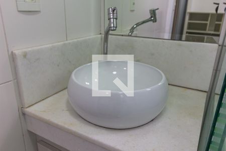 Apartamento à venda com 57m², 2 quartos e 1 vagaDetalhe do Banheiro da Suite