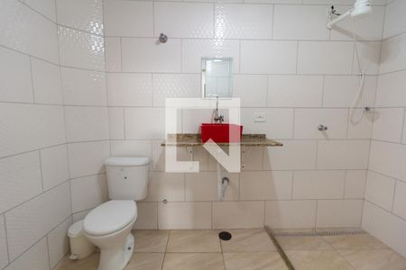 Banheiro de casa para alugar com 1 quarto, 60m² em Caxingui, São Paulo
