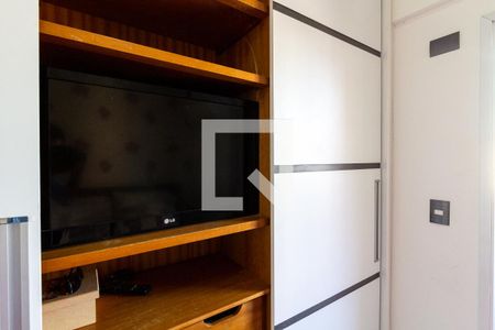 Apartamento para alugar com 76m², 2 quartos e 2 vagas Apartamento para alugar com 76m², 2 quartos e 2 vagasDetalhe da suíte