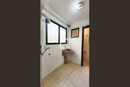 Apartamento à venda com 112m², 3 quartos e 2 vagas Apartamento à venda com 112m², 3 quartos e 2 vagasBanheiro de serviço