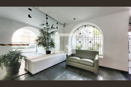 Apartamento à venda com 112m², 3 quartos e 2 vagas Apartamento à venda com 112m², 3 quartos e 2 vagasHall social