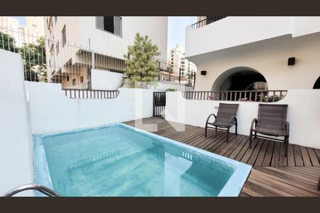 Apartamento à venda com 112m², 3 quartos e 2 vagas Apartamento à venda com 112m², 3 quartos e 2 vagasÁrea comum - Piscina