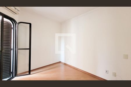 Apartamento à venda com 112m², 3 quartos e 2 vagas Apartamento à venda com 112m², 3 quartos e 2 vagasSuíte
