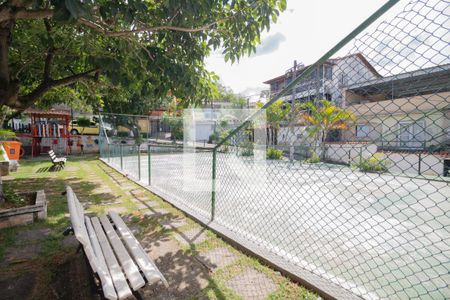 Casa de condomínio à venda com 268m², 4 quartos e 1 vaga Casa de condomínio à venda com 268m², 4 quartos e 1 vagaQuadra Esportiva