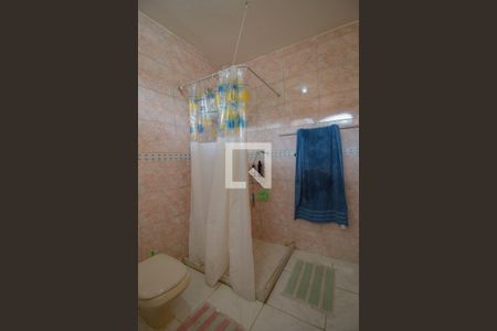 Casa de condomínio à venda com 268m², 4 quartos e 1 vaga Casa de condomínio à venda com 268m², 4 quartos e 1 vagaBanheiro da suite